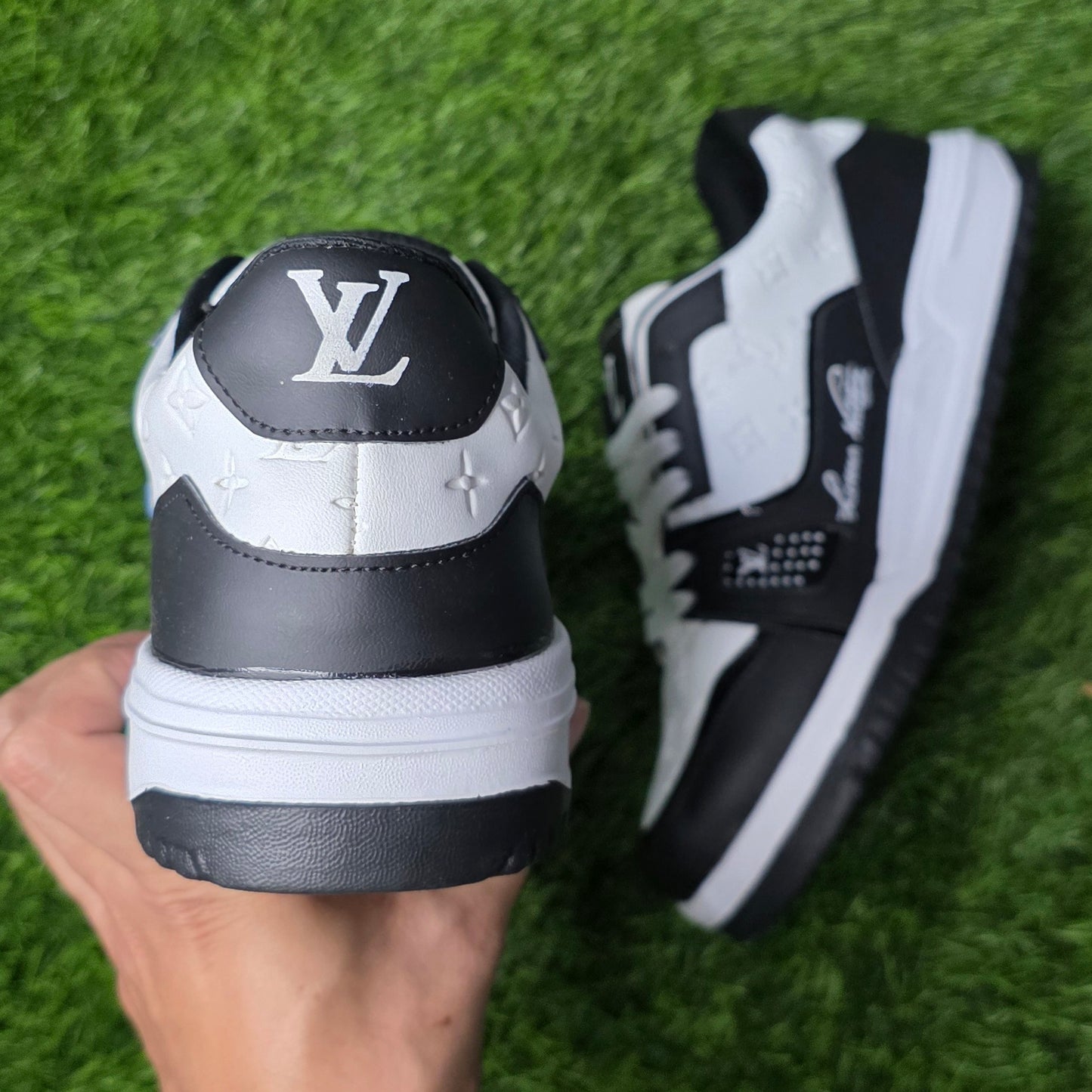 L-V Trainer White Black SPL
