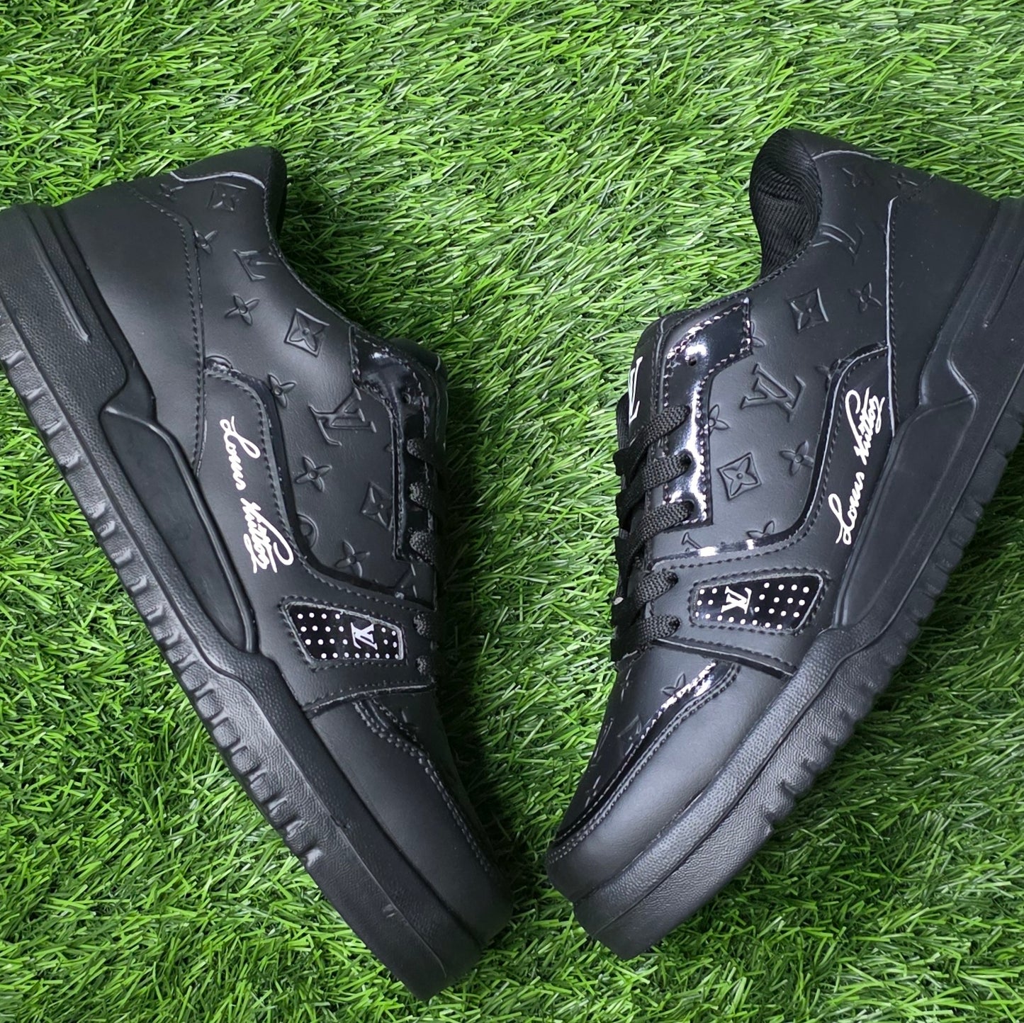 L-V Trainer Full Black