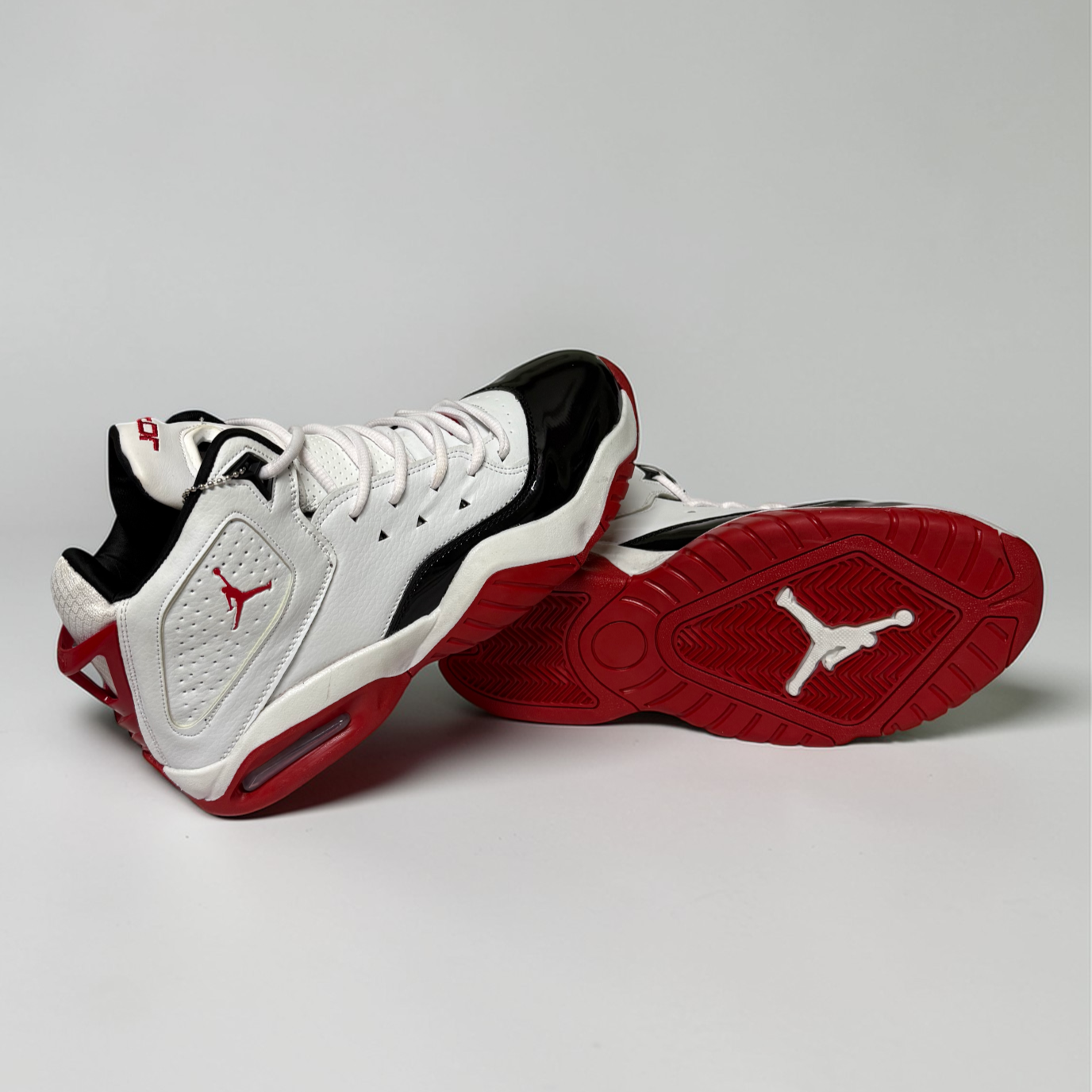 Jordan Beloyal White Red
