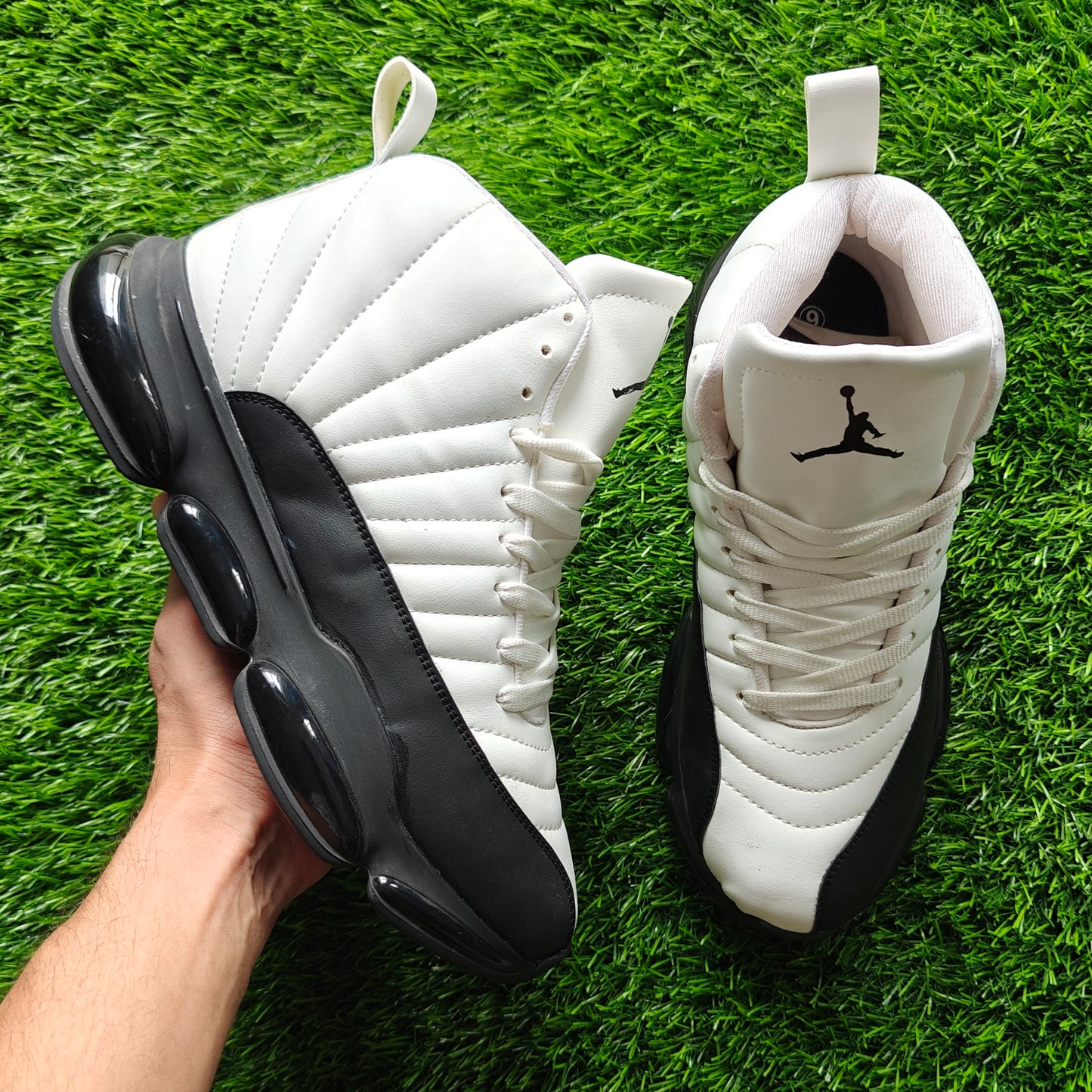 J 12 White/Black Tube