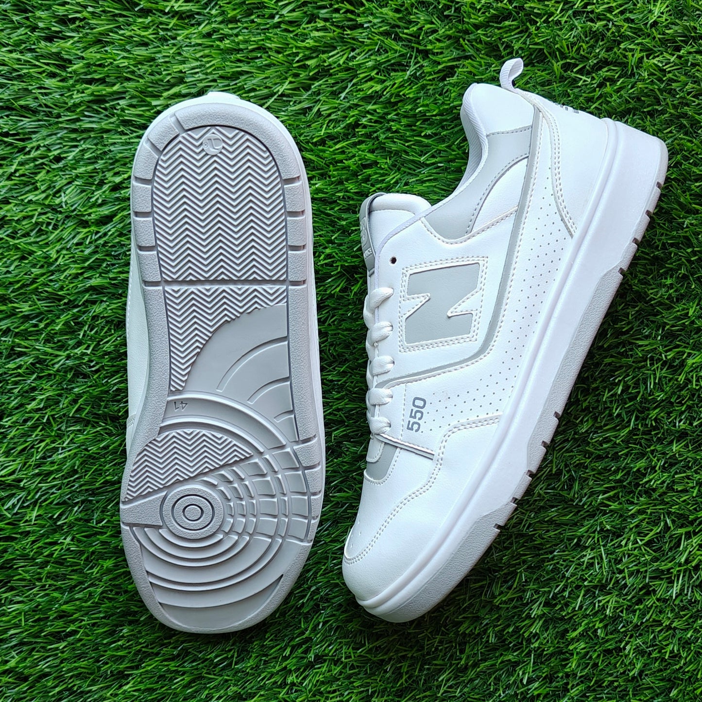 NB 550 Grey/White