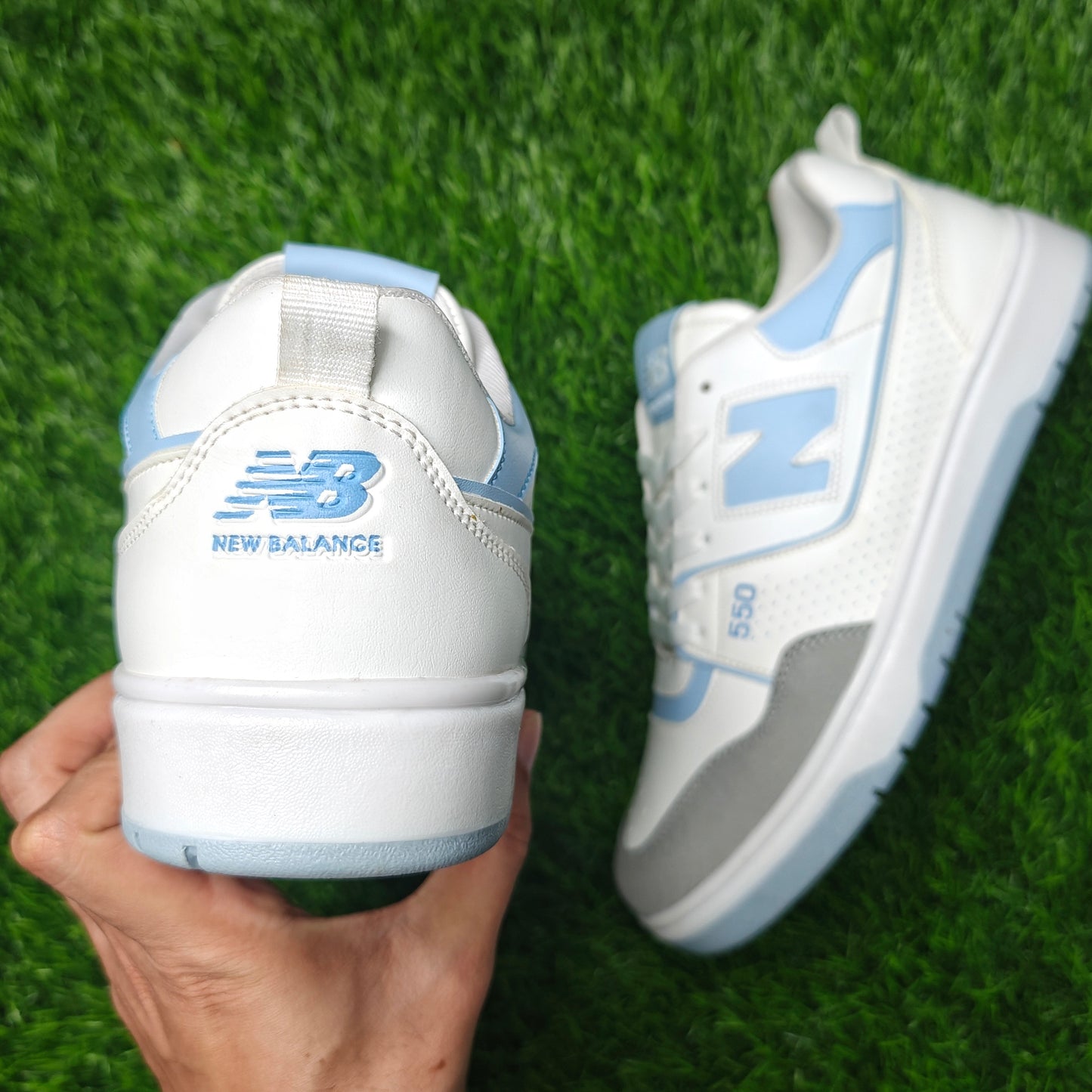 NB 550 Sky/White