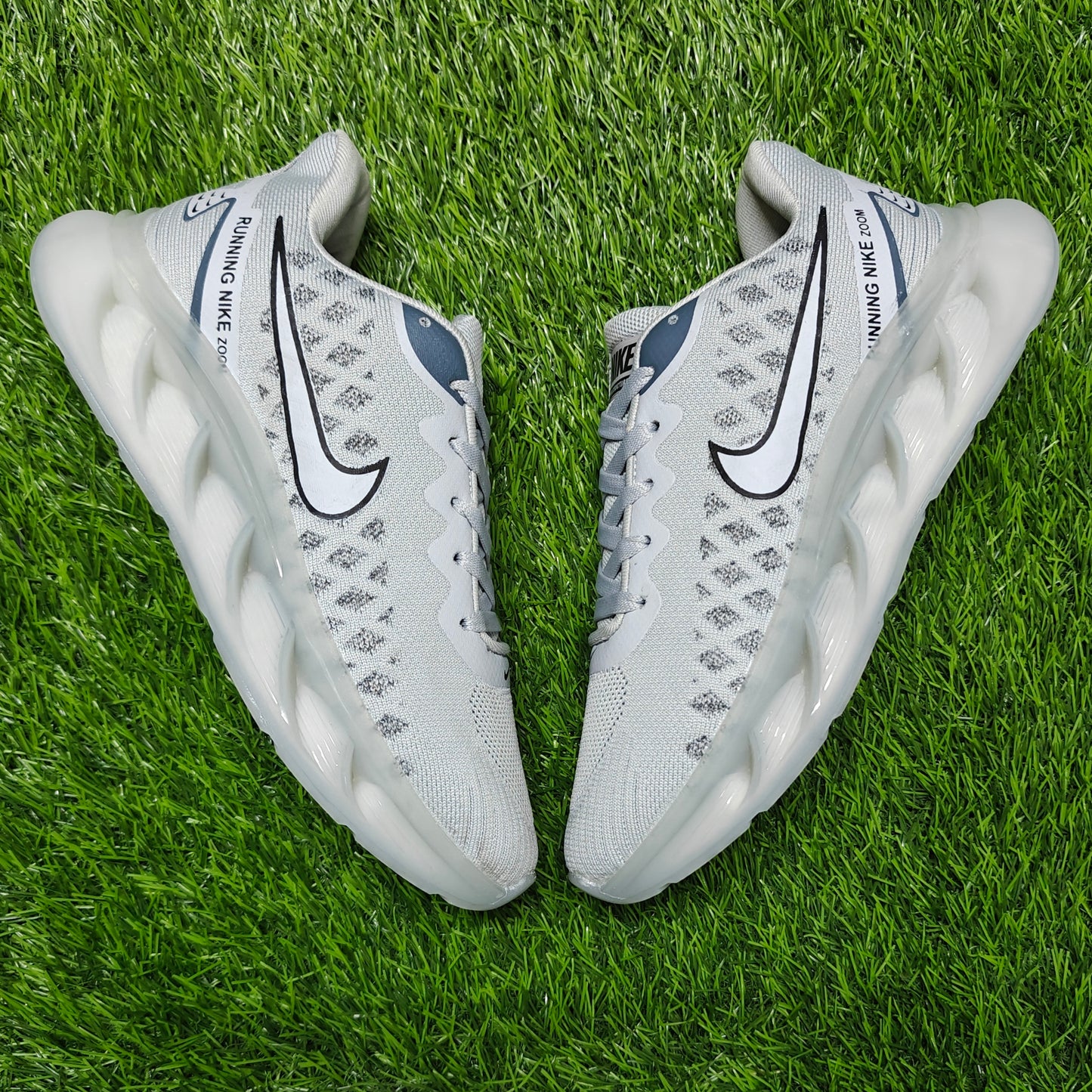 Zoom 11 Ash Frost