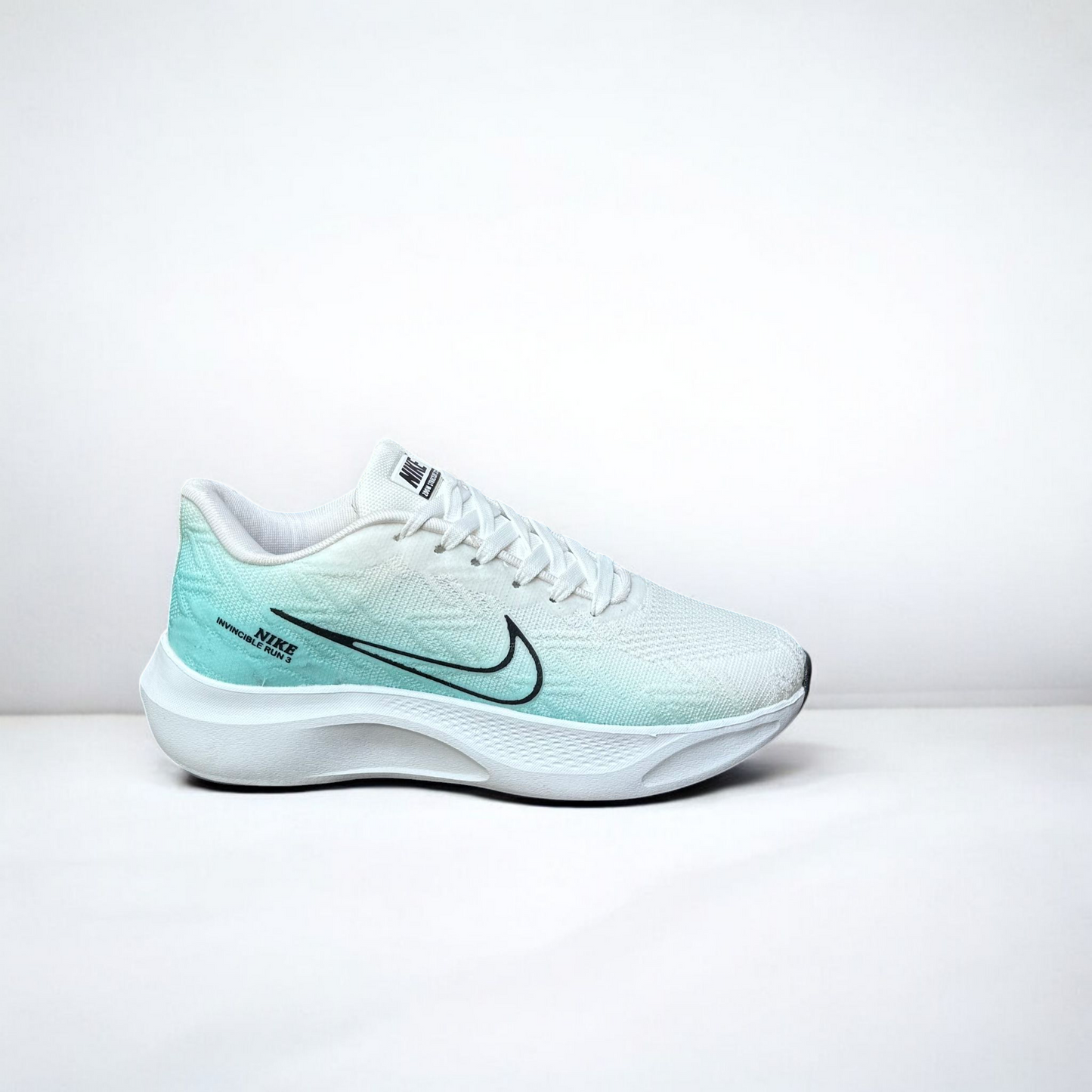 Zoom 10 White Sky