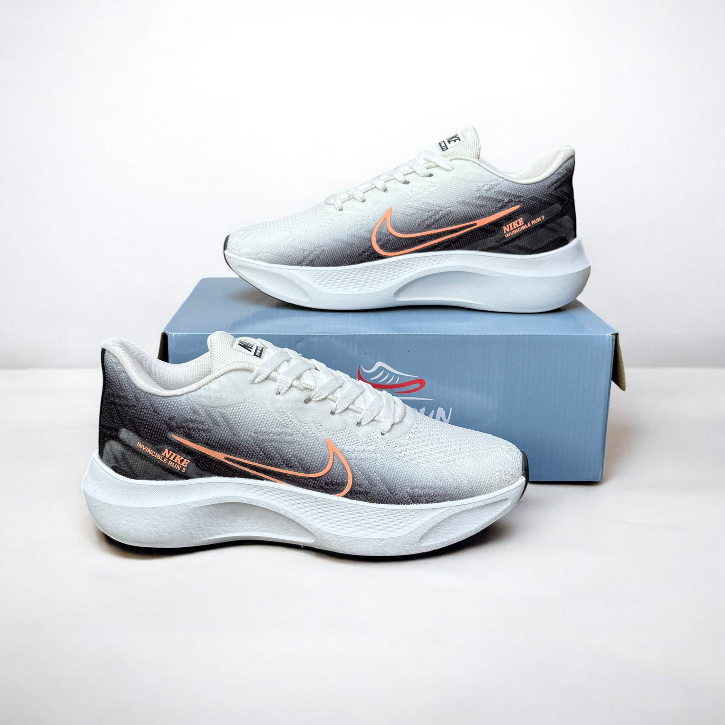 Zoom 10 White Black