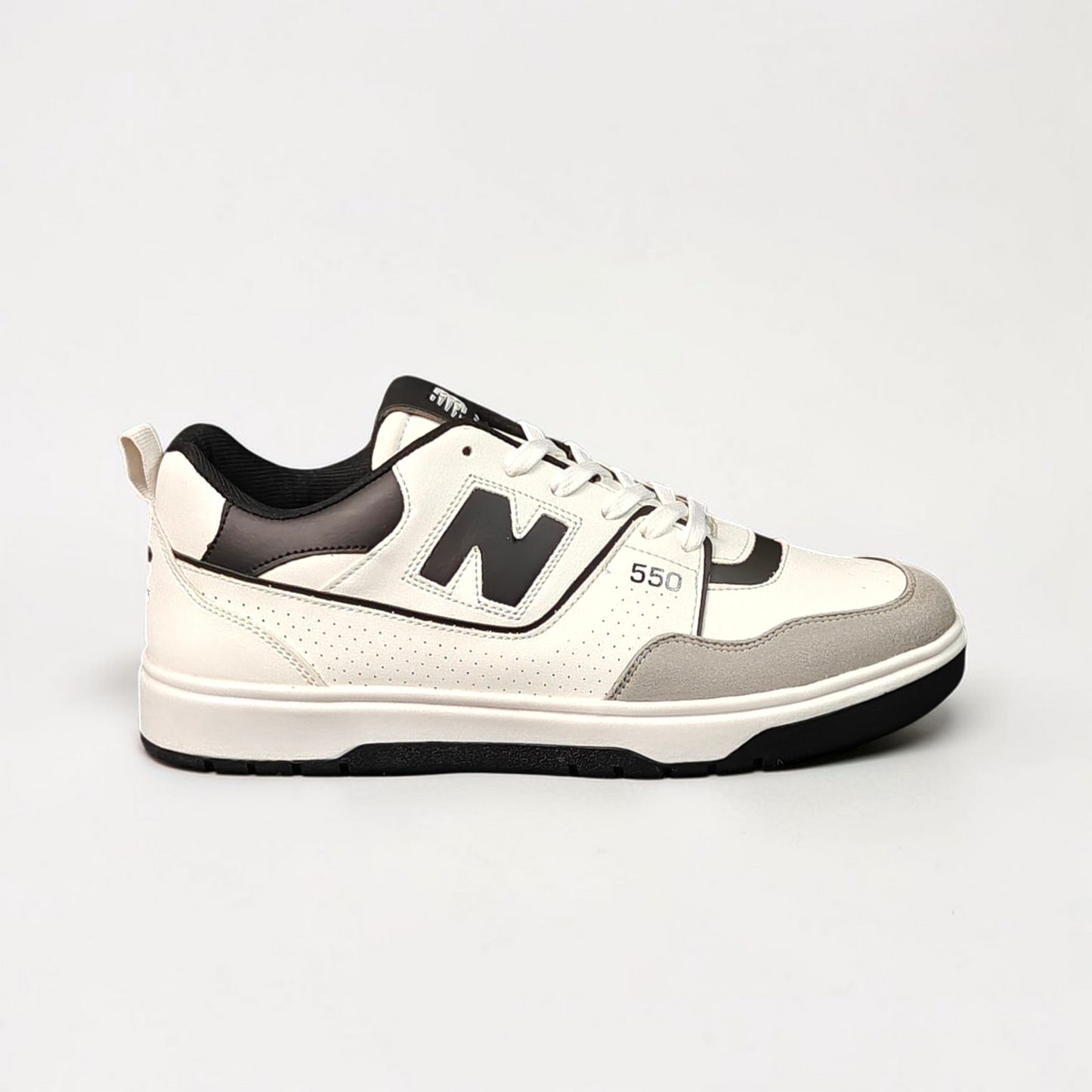 NB 550 Black/White