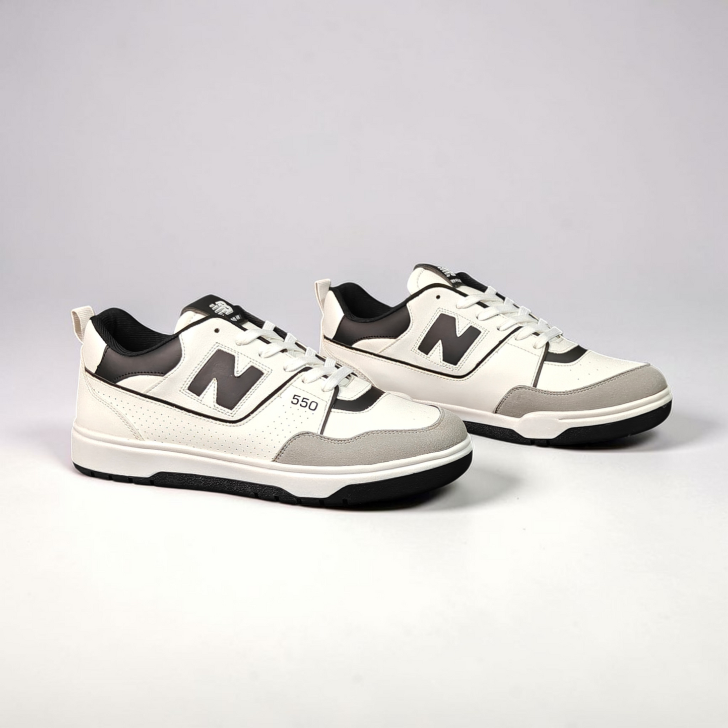 NB 550 Black/White