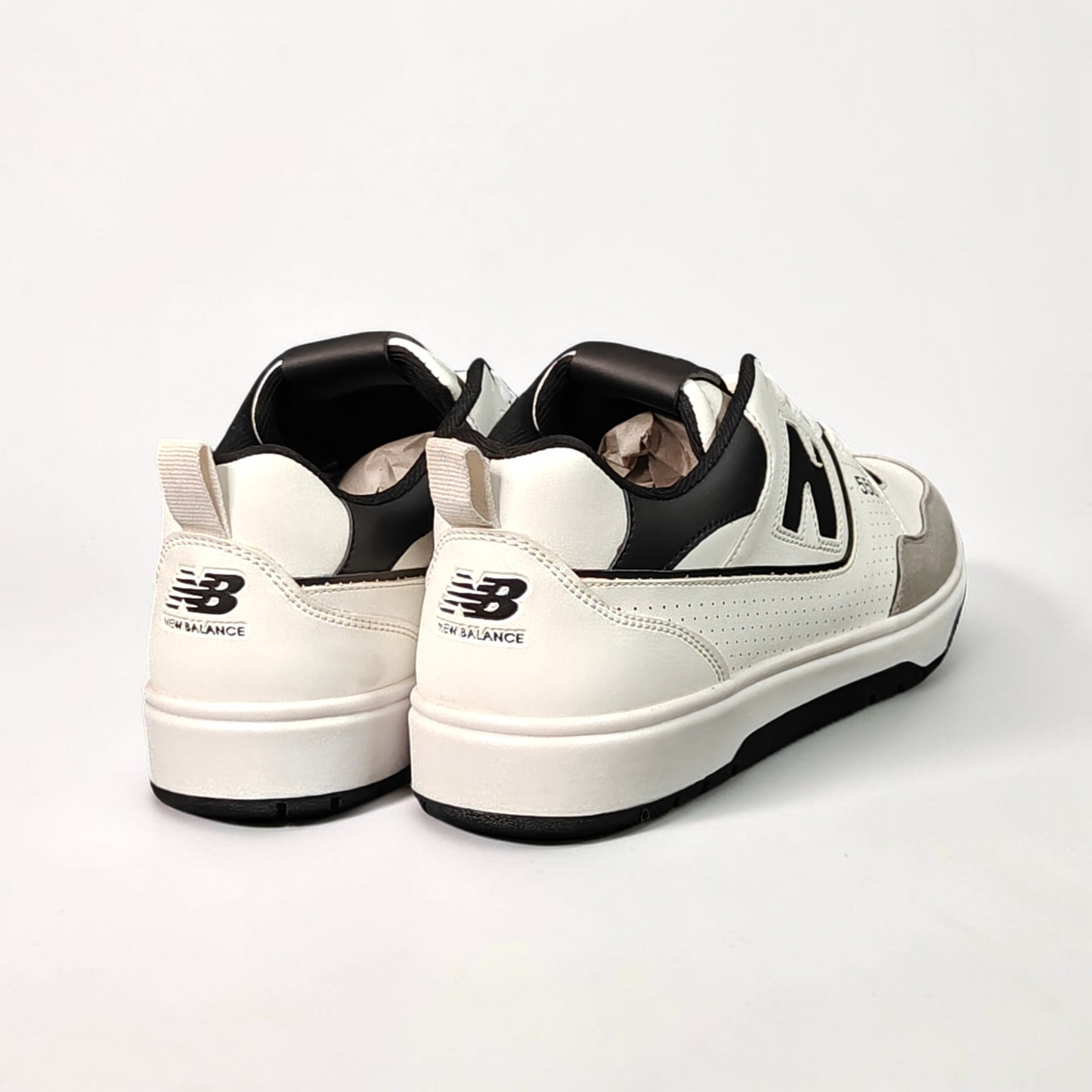 NB 550 Black/White