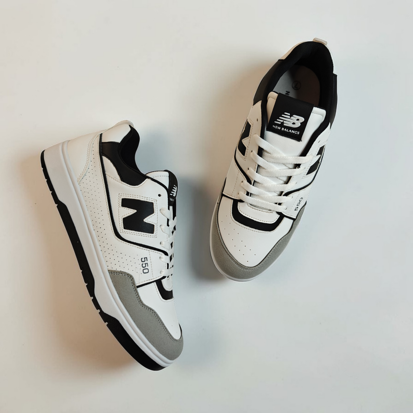 NB 550 Black/White