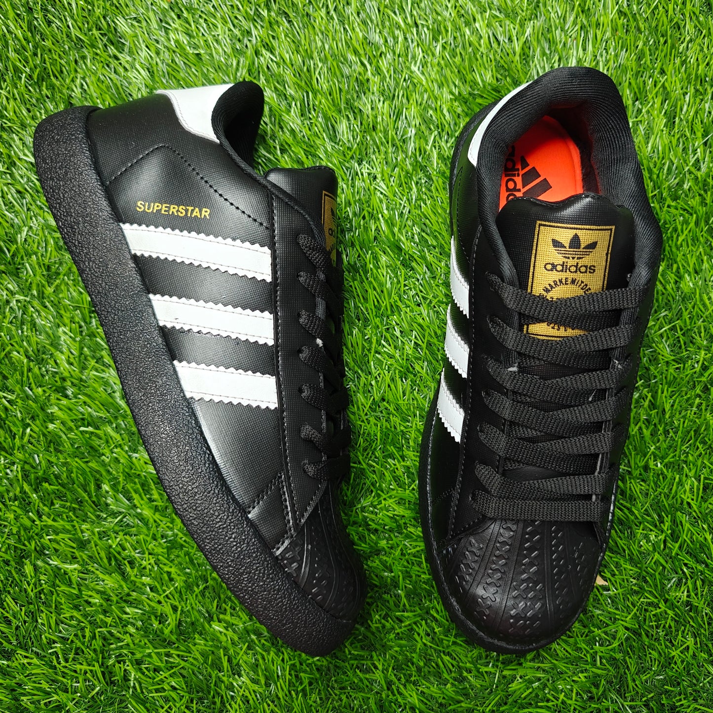 Superstar Black/White