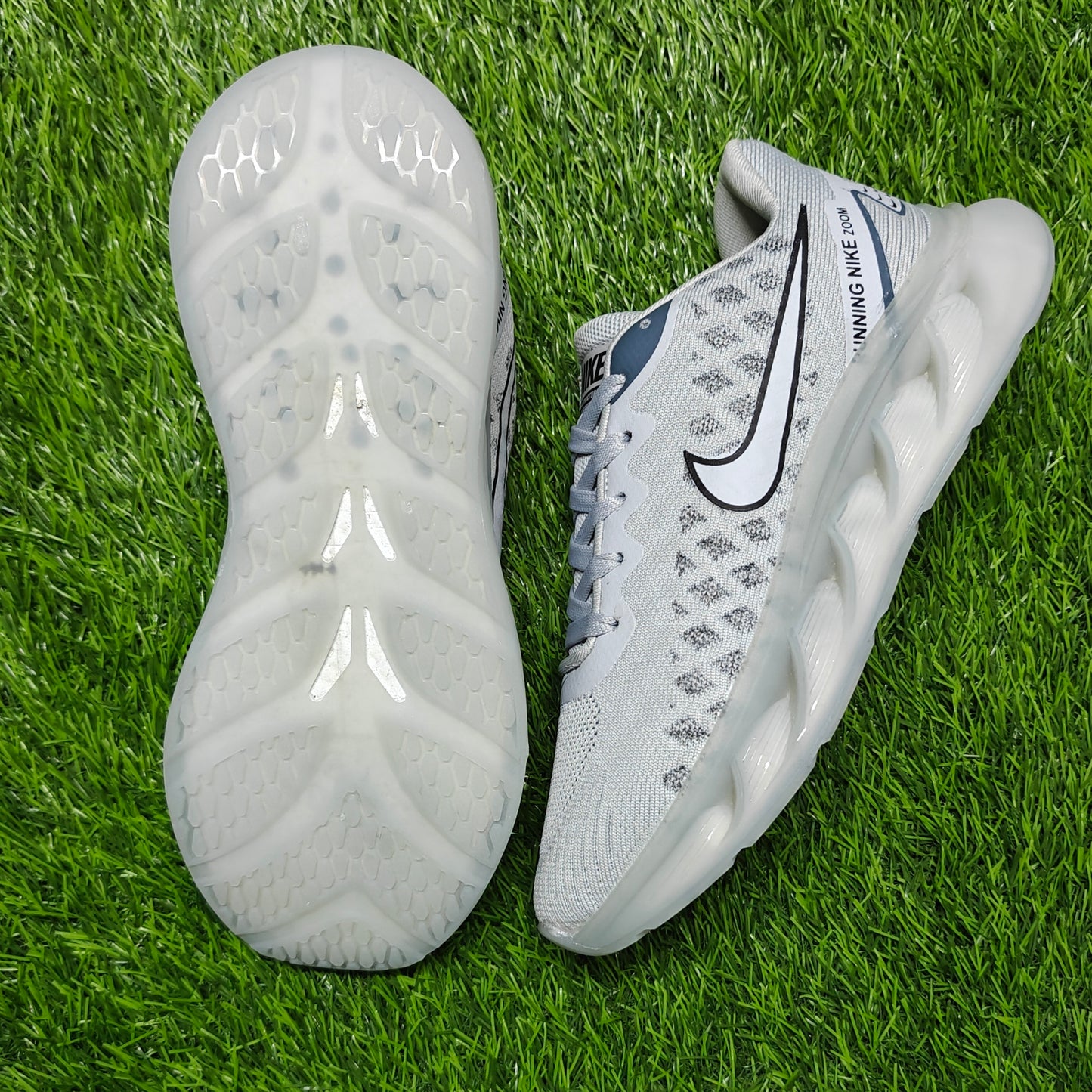 Zoom 11 Ash Frost