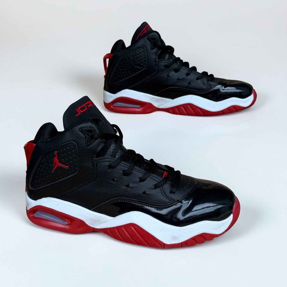 Jordan Beloyal Black Red