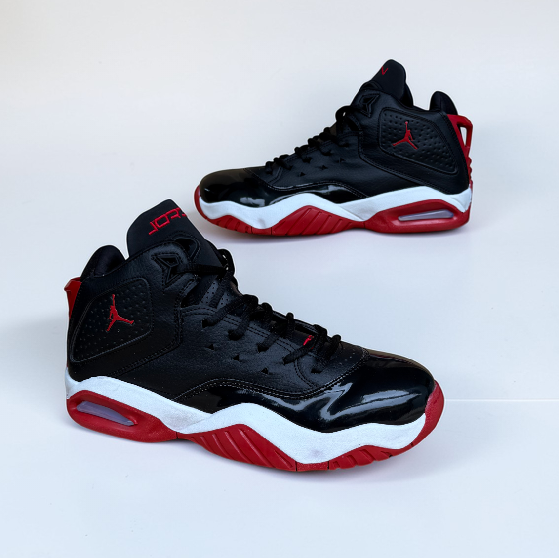 Jordan Beloyal Black Red